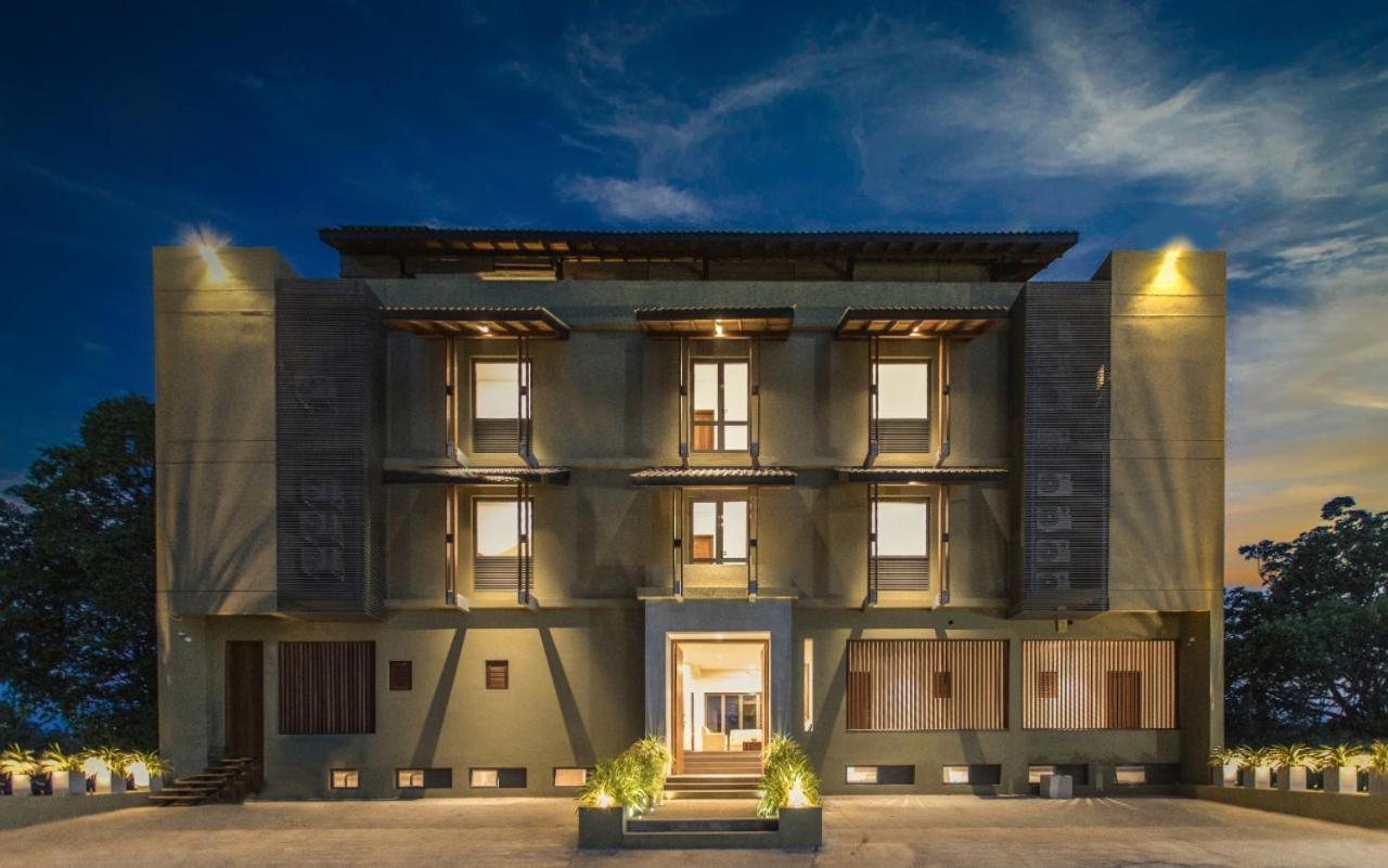 Manthila Hotel Anuradhapura Εξωτερικό φωτογραφία