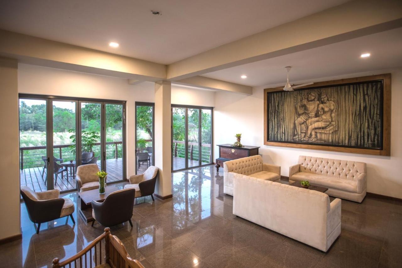 Manthila Hotel Anuradhapura Εξωτερικό φωτογραφία